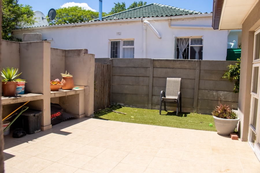 4 Bedroom Property for Sale in Roundhay Western Cape